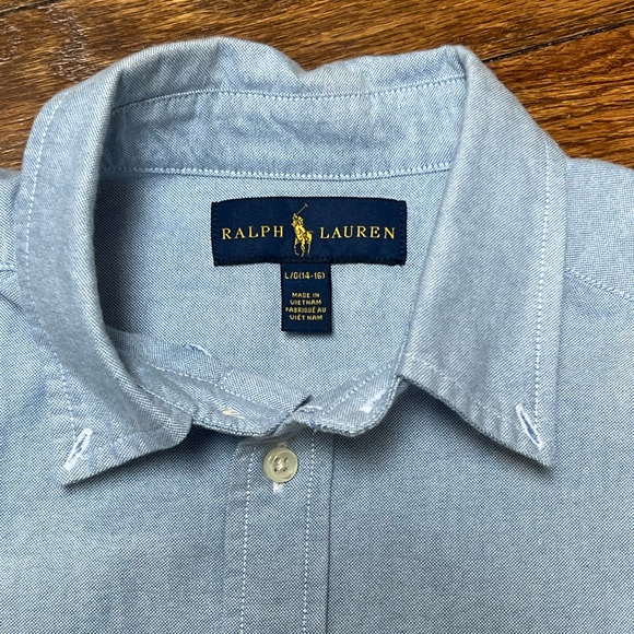 Like NEW Ralph Lauren Boys' Chambray Button-Down Shirt. Size L / 14/16 - Picture 5 of 7